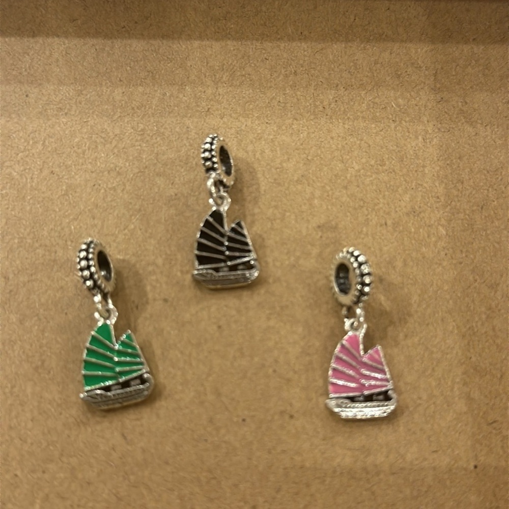 1 Charms fit into pendora bracelets